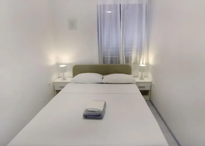 Quiet With Balcony Appartement Umag