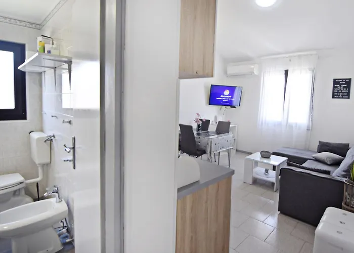 Appartement Quiet With Balcony Umag