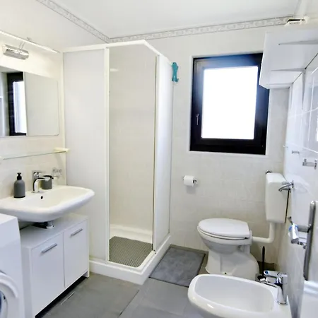 Quiet With Balcony * Ουμάγκ