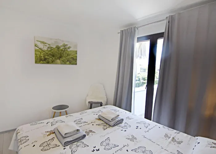 Quiet With Balcony Ουμάγκ